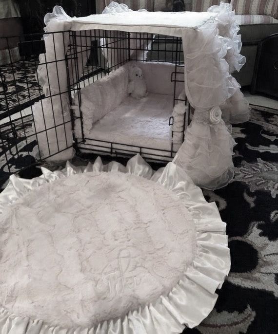 Create meme: a bed with ruffles for dogs, oval crib, dog bed