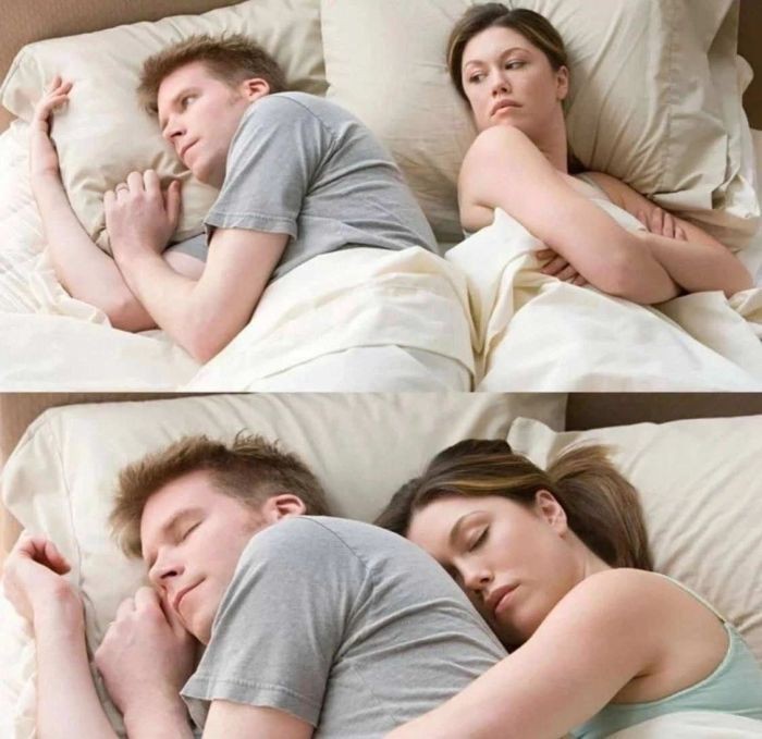 Создать мем: в постели, мем опять о своих бабах, муж и жена спят вместе