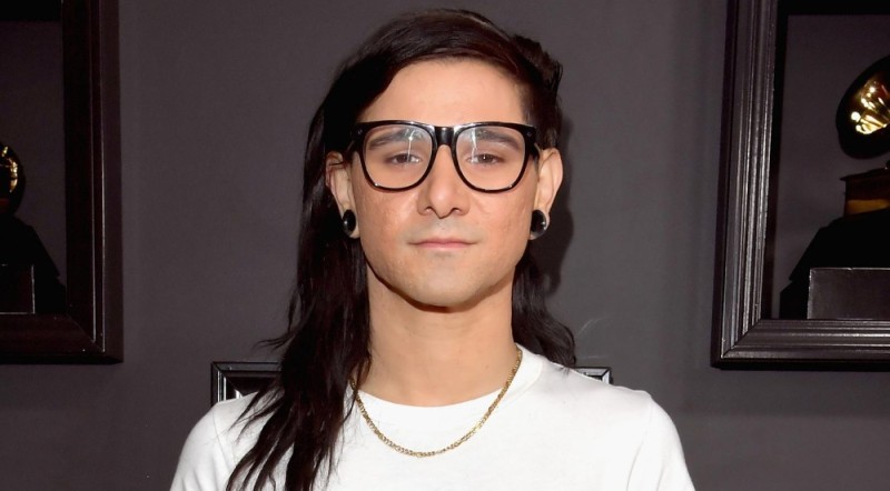 Создать мем: skrillex сонни джон мур, скриллекс 2022, skrillex summit актриса