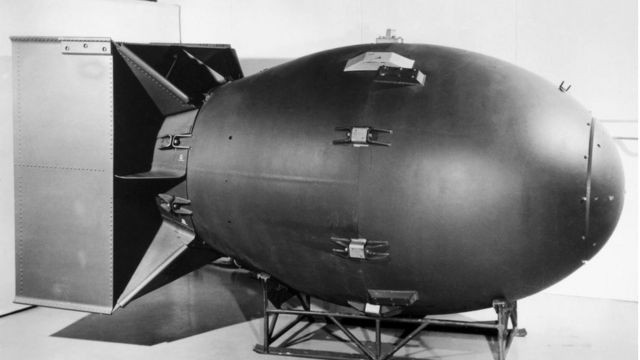 Создать мем: атомная бомба "толстяк", нагасаки, американская атомная бомба толстяк, атомная бомба