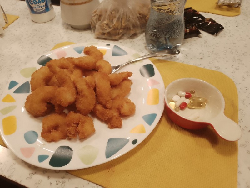 Создать мем: предметы на столе, китайские блюда, белая рыба в кляре