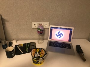 Создать мем: граммар наци, nazi, экран
