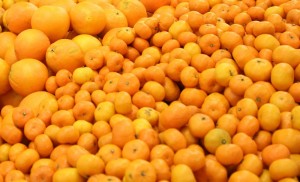Создать мем: узбекские мандарины, сезон мандаринов, диетолог