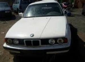 Создать мем: бмв 1990 на прокат нижний новгород, bmw 320 1986 white, бмв е34 520 1990 года