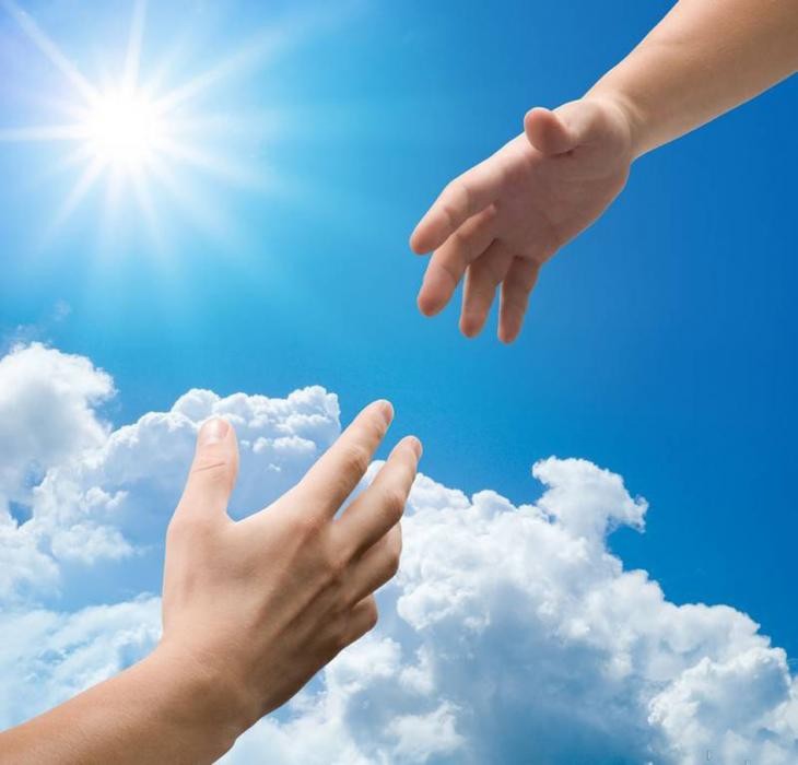 Create meme: helping hand, the 15-second rule in communication, hands against the sky