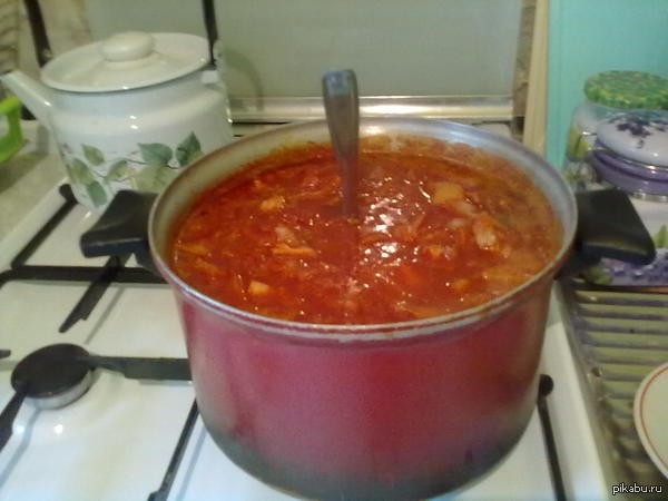Create meme: thick borscht, to make soup, borscht in a saucepan