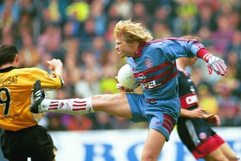 Create meme: Oliver Kahn, bayern goalkeeper, football sports