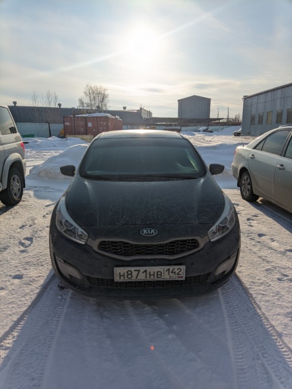 Создать мем: Kia Cee'd GT, kia ceed 2014, серая киа