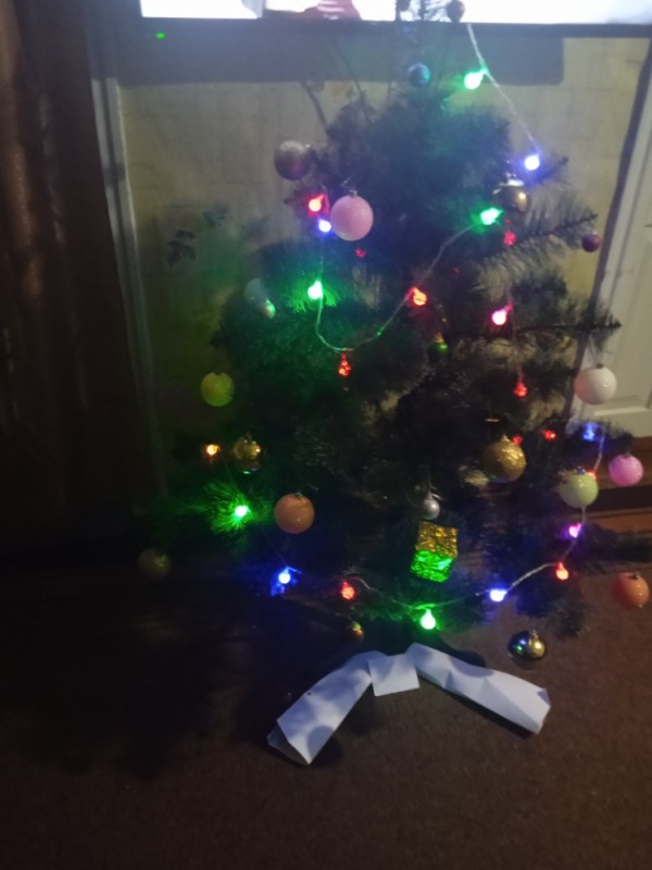 Создать мем: новогодний, новогодняя елка, гирлянды новогодние