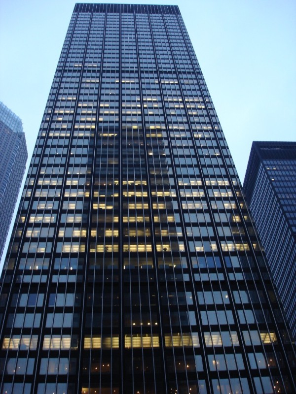 Create meme: jpmorgan chase in new york, Mies van der Rohe Seagram Building in New York, seagram building in new york style