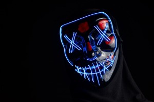 Создать мем: неоновая маска обои, неон маска, неоновые маски 2560