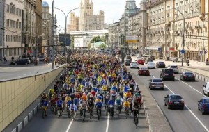 Создать мем: москва парад, велопарад в москве, велопарад московский 2017