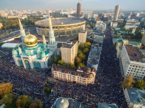 Создать мем: мечеть в лужниках, московская соборная мечеть курбан-байрам, ураза байрам в москве фото 2017