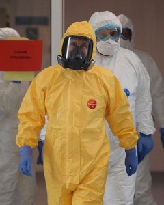 Создать мем: Человек, эбола, костюм биологической защиты