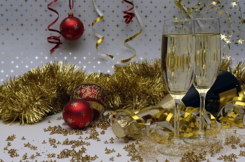 Create meme: to congratulate happy new year, New Year's wine glasses on the table, happy new year greetings