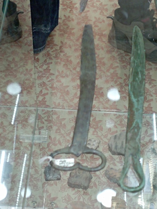 Создать мем: бронзовый нож тагарская культура, нож тагарская культура, оружие скифов