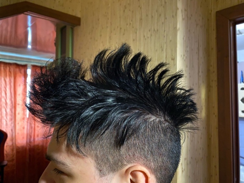 Create meme: mohawk hairstyle, mohawk haircut, men's mohawk hairstyle