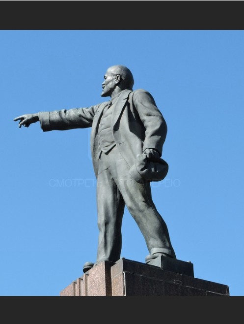 Создать мем: николай васильевич томский статуя ленина в берлине, памятник ленину аникушина на московской площади, памятник ленину в ярославле