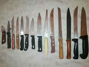 Создать мем: старый кухонный нож, набор ножей для кухни, ножи для кухни