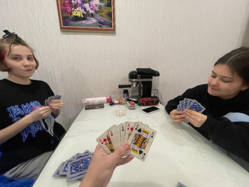 Create meme: Playing cards fortune telling, a card game on the forehead, playing cards deck