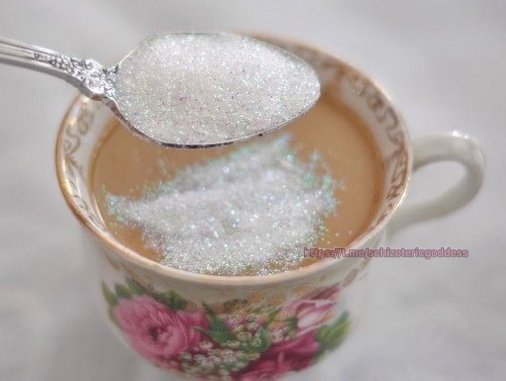 Создать мем: соль в чай, чай с сахаром, сахар