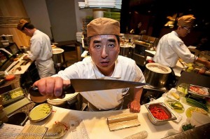 Создать мем: япония повар, сушист в японии, суши повар