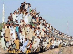 Create meme: trains in India with people on the roof, crowded train in India