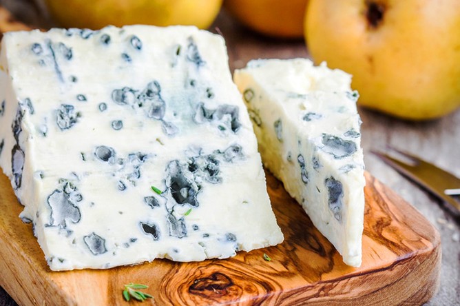 Create meme: roquefort cheese, rockforty cheese with blue mold, blue cheese