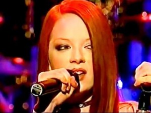 Создать мем: david letterman, ширли мэнсон топлес, garbage the world is not enough