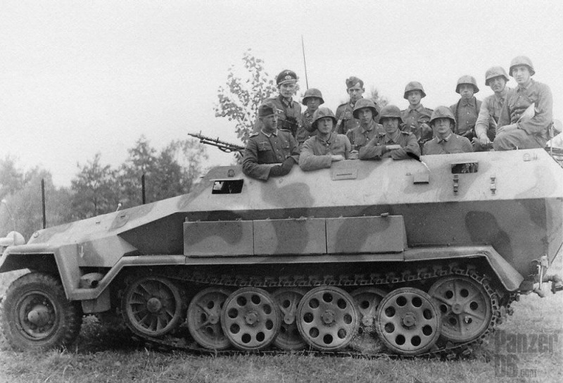 Create meme: sd car 251, sdkfz 250, German armored personnel carrier of World War II
