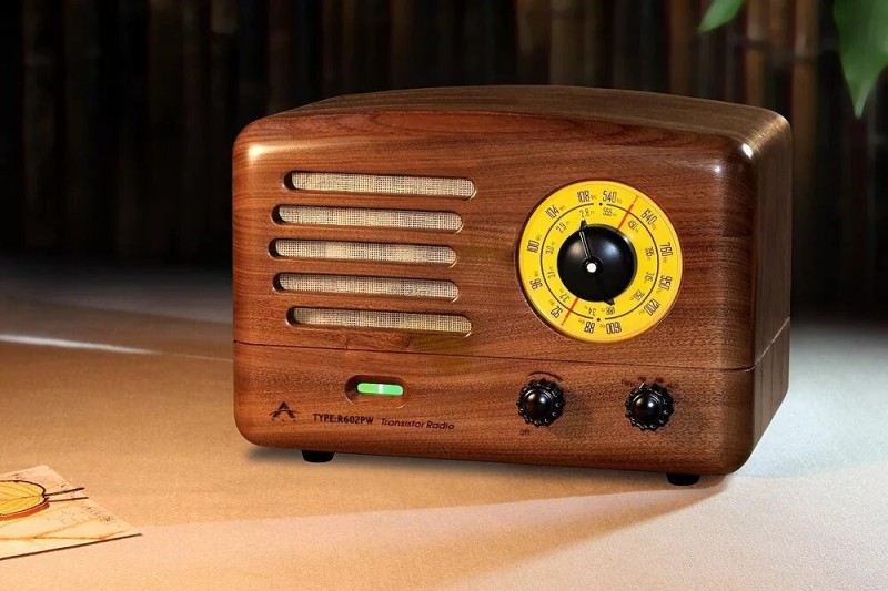 Создать мем: радио в стиле ретро, радиоприемник elta r-200, старинное радио