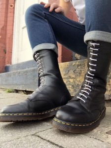 Создать мем: martens ботинки, dr martens обувь, Dr. Martens