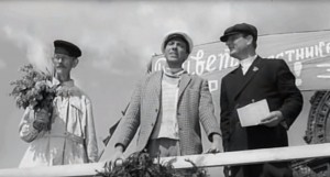 Создать мем: миронов золотой теленок, Остап Бендер, золотой теленок фильм 1968 ударим автопробегом