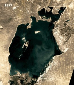 Создать мем: аральское море с космоса, исчезновение аральского моря, аральское море 2018 год снимок из космоса
