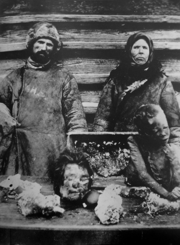 Create meme: famine in the Volga region 1921 cannibals, cannibals in russia, holodomor in the Volga region 1921