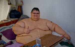 Создать мем: самый жирный человек, самый толстый человек на планете, толстый человек в мире