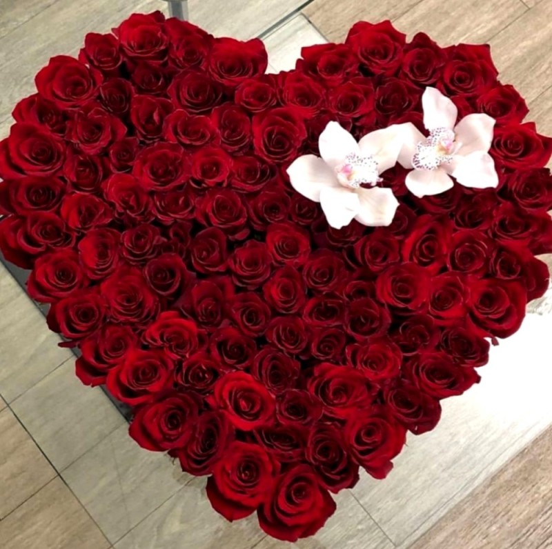 Create meme: roses heart, heart of roses, bouquet of roses beloved