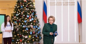 Создать мем: новогодний, елка желаний, новый год россия