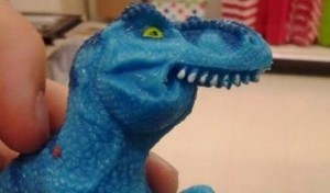 Создать мем: шепелявый динозавр, динозавр рекс, тиранозавр игрушка
