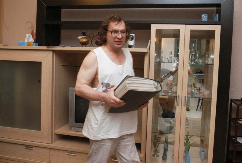 Create meme: Sergei Mavrodi , Sergey Mavrodi's apartment, Sergey Mavrodi's daughter