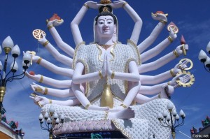 Создать мем: храм многорукой богини гуань инь, самуи, тайландi, восьмирукий шива, бог шива многорукий скульптура