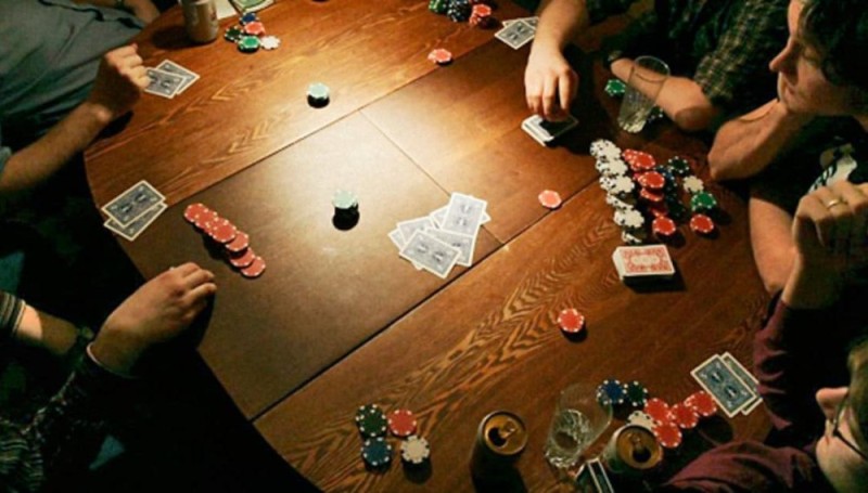 Создать мем: турнир по покеру, играют в покер, покерный клуб
