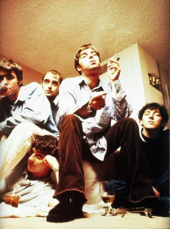 Создать мем: don t believe the truth tour, oasis band, oasis living