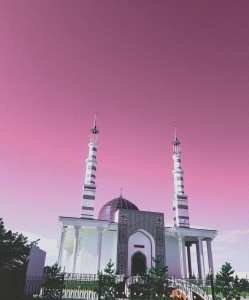 Create meme: mosque in Indonesia, kiamise bandzhar indoneziya mosque, minare