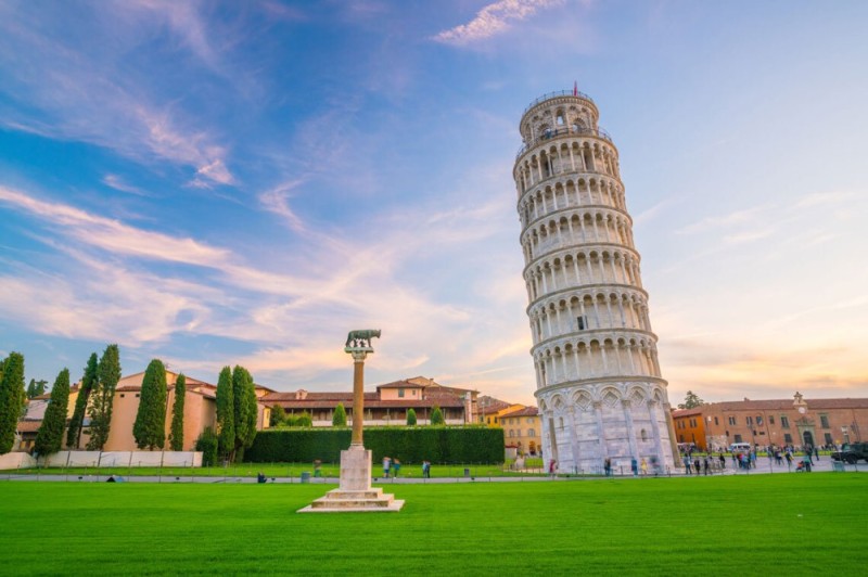 Создать мем: leaning tower of piza, пизанская башня пиза, достопримечательности италии пизанская башня
