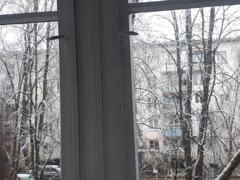 Создать мем: вид из окна, с балкона, снег за окном