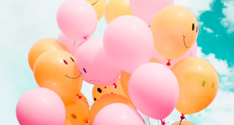 Создать мем: be happy песня, воздушный шар, гелиевые шары