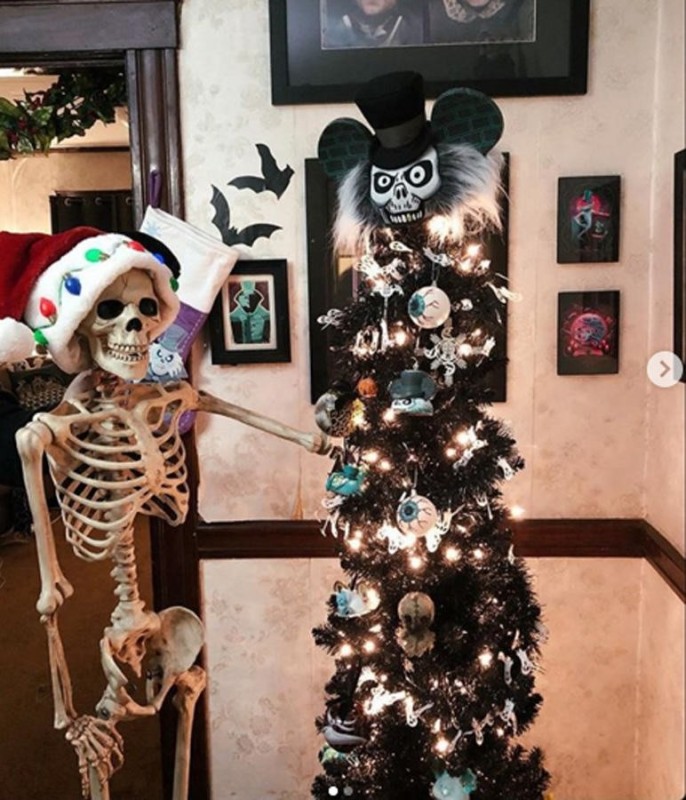 Create meme: new year's skeleton, christmas tree with black balls, Halloween skeleton