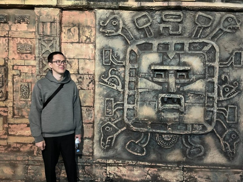 Create meme: male , ancient artifacts, The Gate of the sun in Tiahuanaco