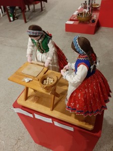 Создать мем: марий эл марийцы куклы национальный музей, народная кукла, куклы народные промыслы